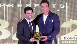 Glint Creatives wins Best Web Development and Digital Marketing Agency at IBA 2023 Delhi